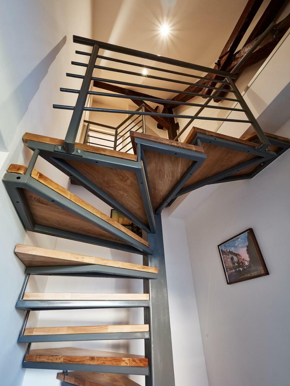 Eva Rooms & Studio Apartment Karlovac Esterno foto