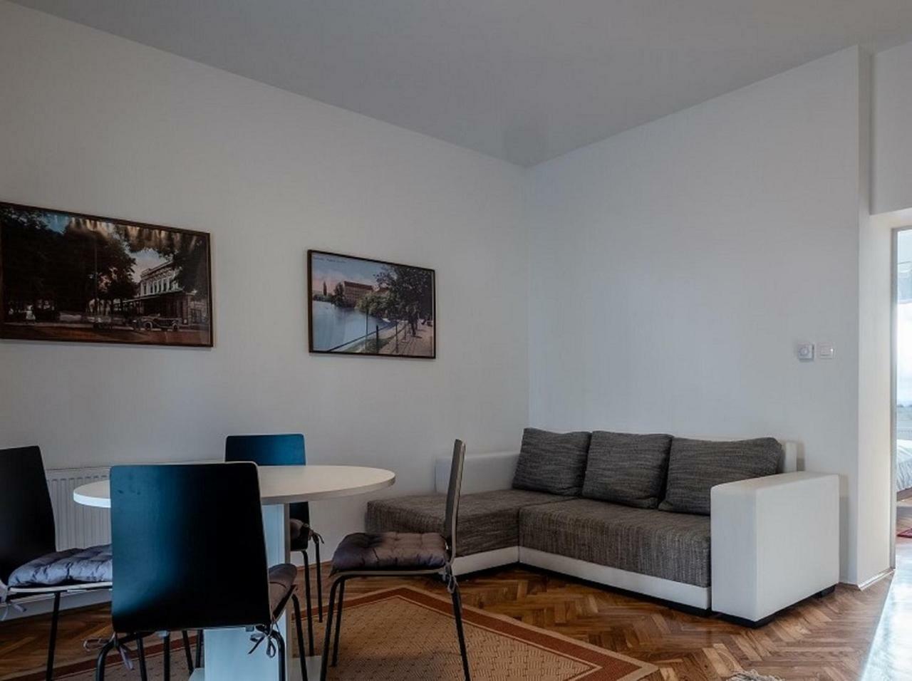 Eva Rooms & Studio Apartment Karlovac Esterno foto