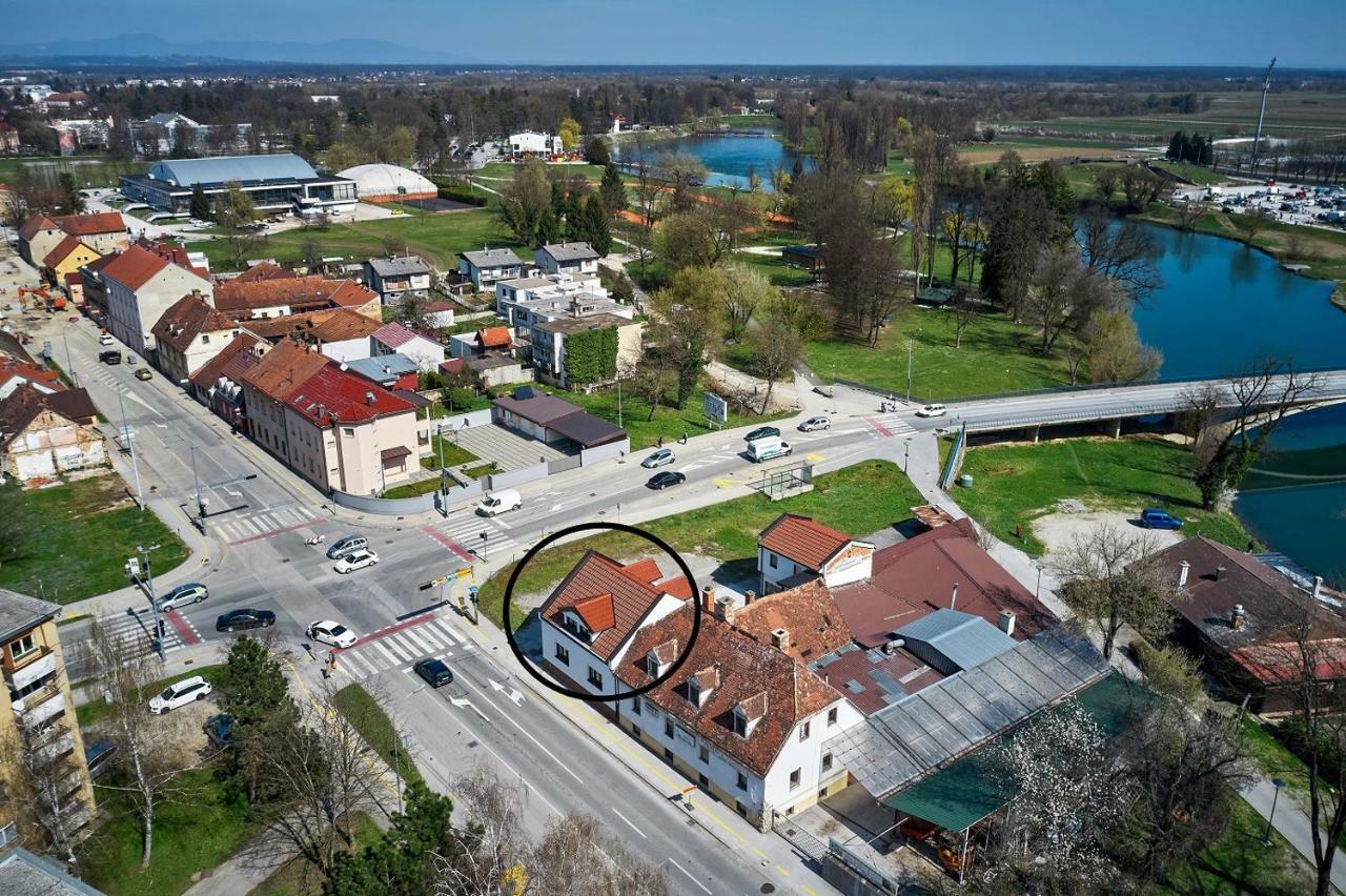 Eva Rooms & Studio Apartment Karlovac Esterno foto
