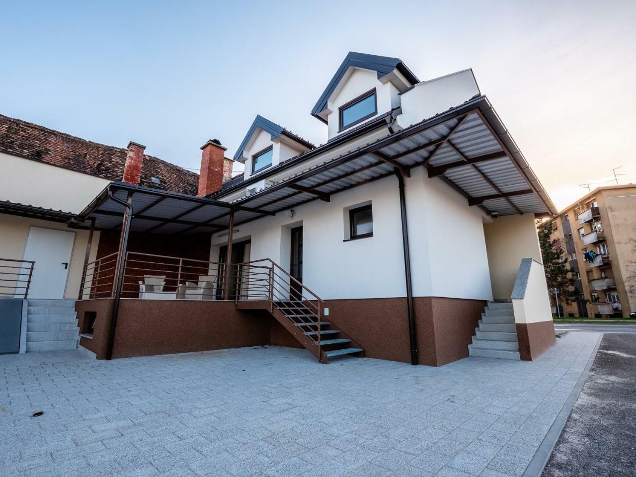 Eva Rooms & Studio Apartment Karlovac Esterno foto