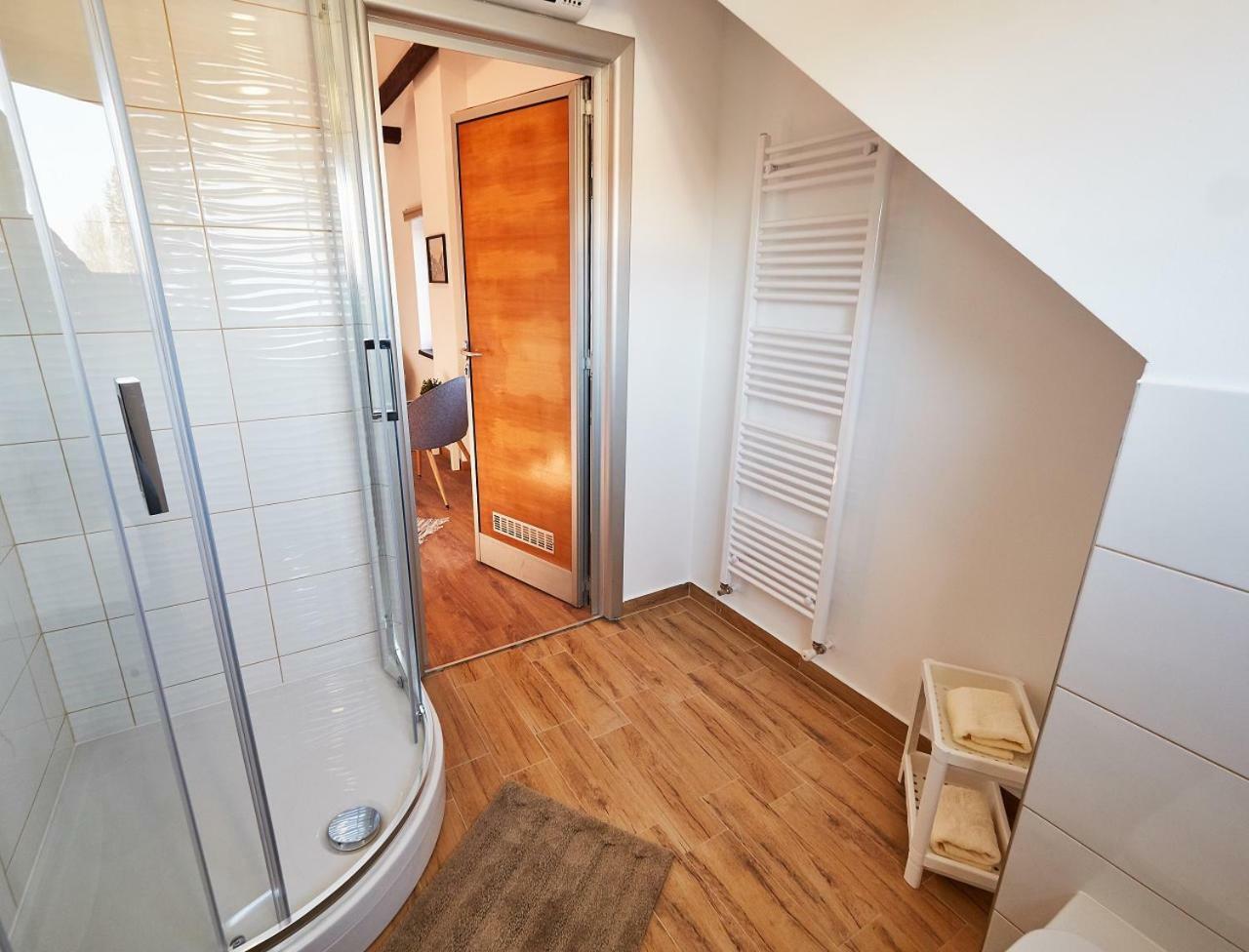 Eva Rooms & Studio Apartment Karlovac Esterno foto
